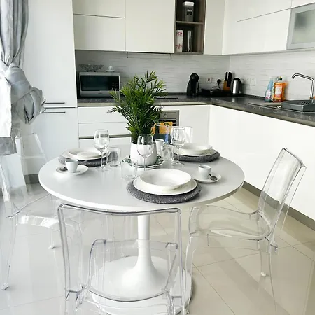 Balluta Bay Escape 200m Away *