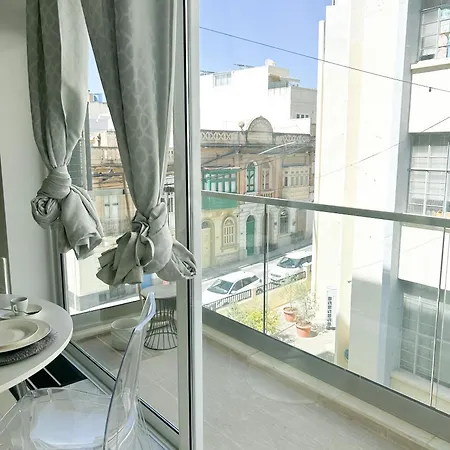 Balluta Bay Escape 200m Away Sliema