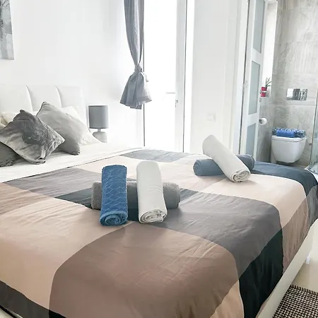 Balluta Bay Escape 200m Away Apartment *