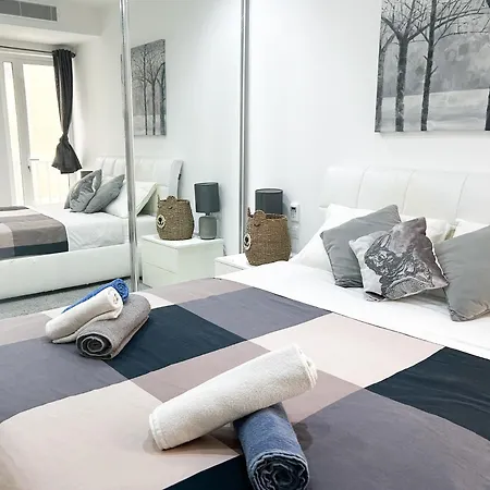 Apartment Balluta Bay Escape 200m Away